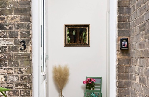 Richmond-upon-Thames Cabaña | Charming 4-Bed Cottage in Hampton