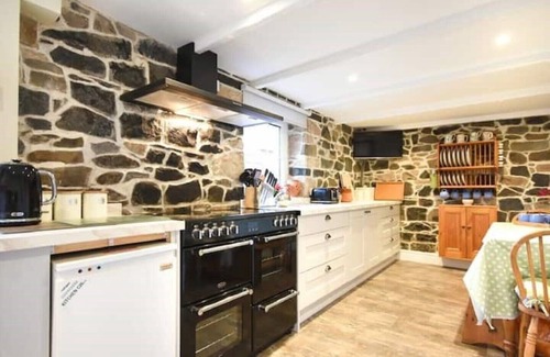Craster Cabaña | 4 bed cottage with parking and views in Craster