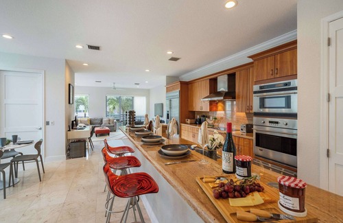 Colee Hammock Casa | 4-Bed + Den with pool in Las Olas, Ft Lauderdale
