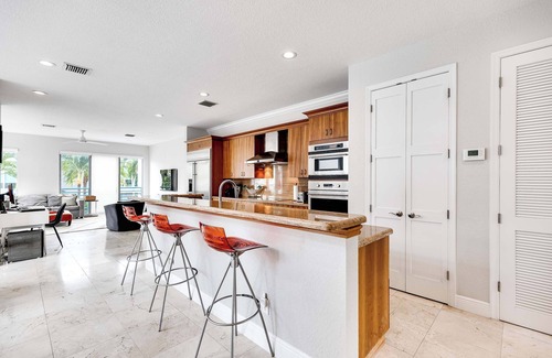 Colee Hammock Casa | 4-Bed + Den with pool in Las Olas, Ft Lauderdale