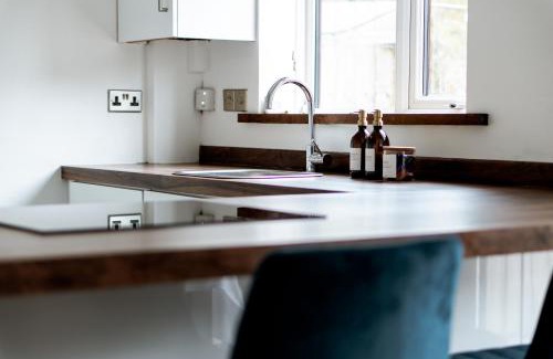 Kettering Casa | 4 bed family home wifi, netflix, parking, close to wicksteed park