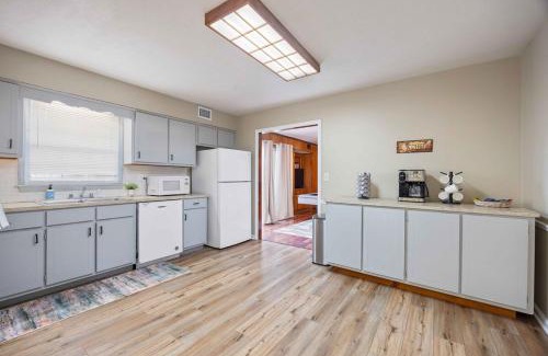 Columbus Casa | 4-Bed Haven Pool Table, Shuffleboard Massage Chair close to Fort Benning and downtown