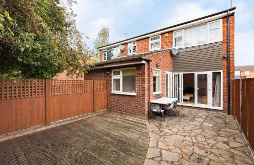 Wyken Casa | 4-Bed Home for Contractors - Parking - Walk to Hospital