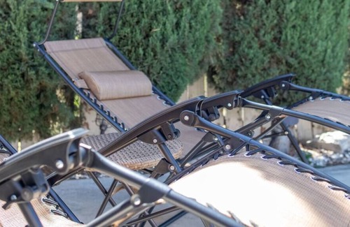 Riverside Casa | 4 Bed Home with Pool, Bar Area and Gym equipment