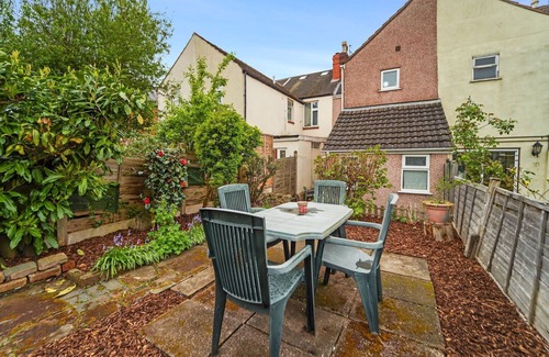Wolverhampton Apartamento | 4 Bed House in Wolverhampton Your Home From Home