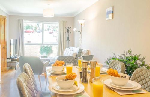 Guildford Casa | 4 Bed House Perfect for Contractors - Families and Relocation