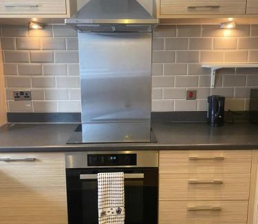West Thurrock Casa | 4 Bed House - Sleeps 8 - Wifi - Parking