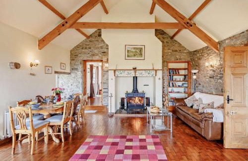 Llanon Casa | 4 Bed in Aberaeron 92072