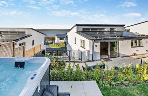 Westleigh Casa | 4 Bed in Appledore 92017