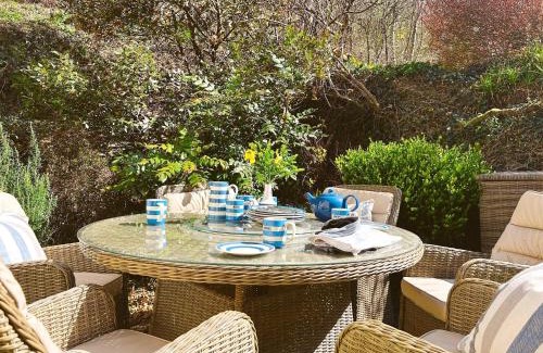Bucks Mills Casa | 4 Bed in Bucks Mills 60643