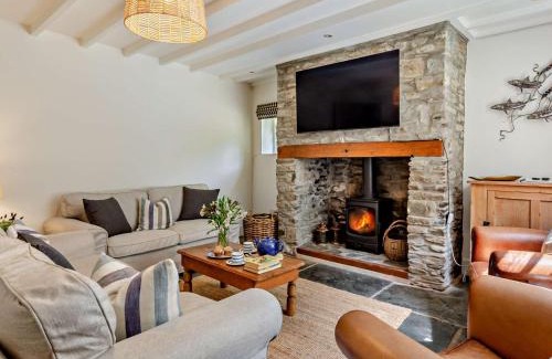 Bucks Mills Casa | 4 Bed in Bucks Mills 60643