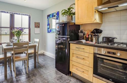 Burry Port Casa | 4 Bed in Burry Port 87048