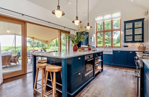Westbrook Court Casa | 4 Bed in Clyro 92039