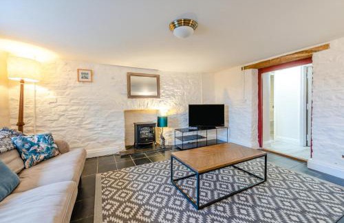 Llanfihangel-Ystrad Casa | 4 Bed in Dihewyd oc-b32349