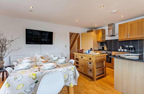 Whippingham Casa | 4 Bed in East Cowes 94556
