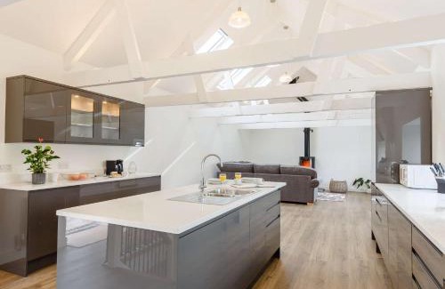 Redruth Casa | 4 Bed in Falmouth 85825