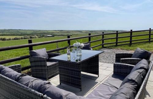 Hartland Casa | 4 Bed in Hartland 83444