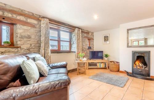 Llandovery Casa | 4 Bed in Llandovery 82440