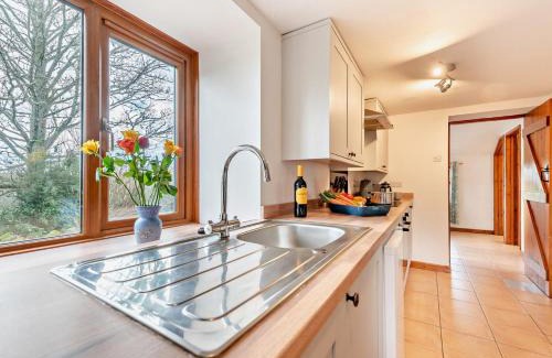 Llandovery Casa | 4 Bed in Llandovery 82440