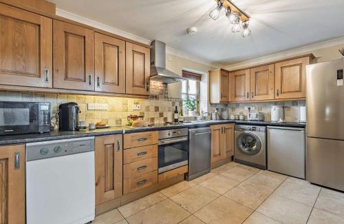 Lloc Casa | 4 Bed in Lloc 92687