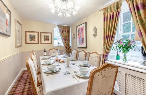 Middleham Casa | 4 Bed in Middleham 83260