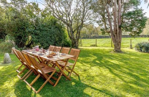 Helford Passage Casa | 4 Bed in St Keverne TVALL