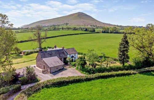 Llanfihangel Tal-y-llyn Casa | 4 Bed in Talgarth BN182
