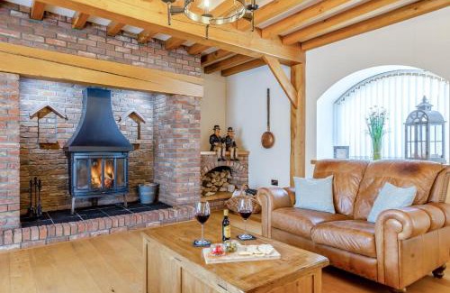 Glandyfi Casa | 4 Bed in Talybont oc-y32384