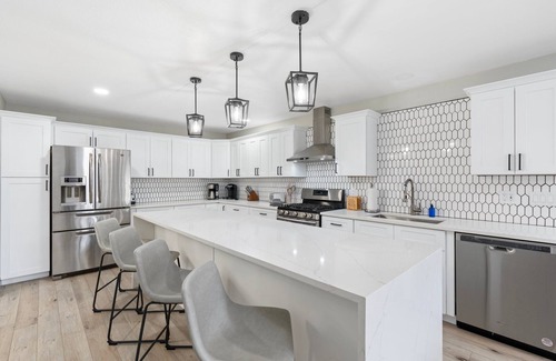 Cavalier Estates Casa | 4 Bed Mid Century Modern w/ Pool, Putting Green, Wood Fired Pizza Oven, Sleeps 9
