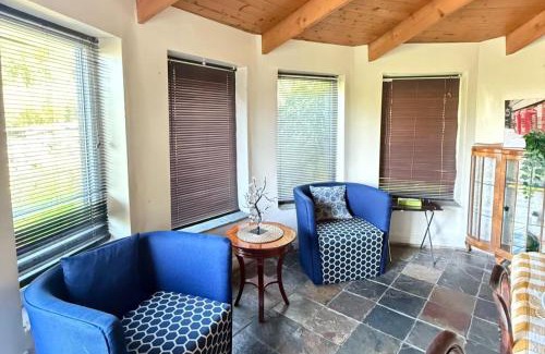 Bolton Casa | 4 Bed Retreat-Sleeps 7-Parking-Garden-Lake Views