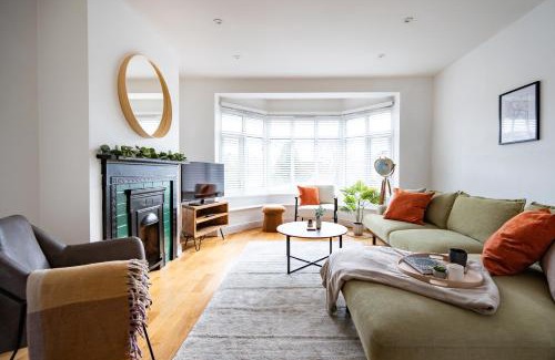 Fulwood Casa | 4 Bed Sheffield House with Parking leisure or contractor