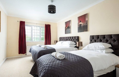 Stanton Drew Casa | 4 bed with Hot tub, games room.