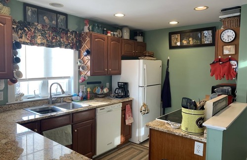 Camp Ellis Casa | 4 Bedroom 1.5 Bath House in Ferry Beach
