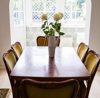 Kuressaare Apartamento | 4 bedroom 166m2 apartment with sauna in the city 600m from the beach in a quiet family residence