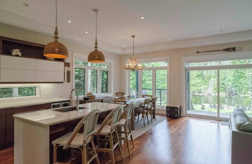 South Bruce Peninsula Casa | 4 bedroom, 2.5 bath! River front luxury on The Sauble River close to The Beach!
