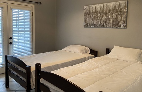 Bonanza Casa | 4 bedroom 2.5 restroom House in the Northside close toPark hospital restaurant