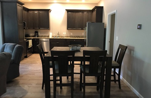 Hardin Casa | Nueva casa de 4 dormitorios lista para grupos de pesca o escapadas multifamiliares.