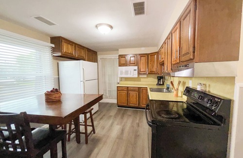 Anchor Bay Harbor Apartamento | 4 Bedroom, 2 Bath, Sleeps 12, Boat Well, Close to boat launch and Selfridge ANG