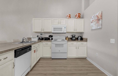 Westridge Casa | 4 Bedroom/ 2 Bathroom Manors Westridge (411 LD)