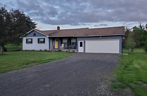 Canaan Casa | 4 bedroom, 3 bath, direct ATV trail access to NH trails via the commerce trail.