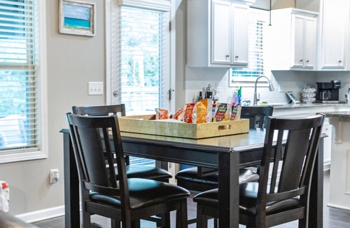 Opelika Casa | 4 bedroom/3 bath home with bonus spaces close to everything you need or want!