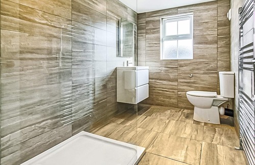 East Grinstead Cabaña | 4 bedroom accommodation in East Grinstead