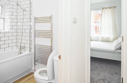 East Grinstead Cabaña | 4 bedroom accommodation in East Grinstead
