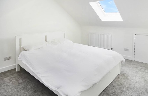 East Grinstead Cabaña | 4 bedroom accommodation in East Grinstead