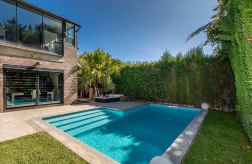 Cabrils Casa | 220 m² Casa ∙ 4 habitaciones ∙ 8 personas