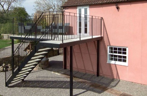 Blaisdon Cabaña | 4 bedroom accommodation in Minsterworth, near Gloucester