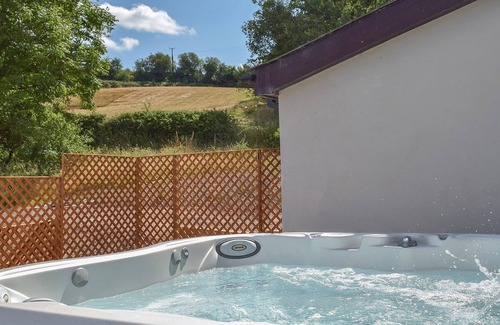 Ferryside Cabaña | 4 bedroom accommodation in Ferryside, near Carmarthen
