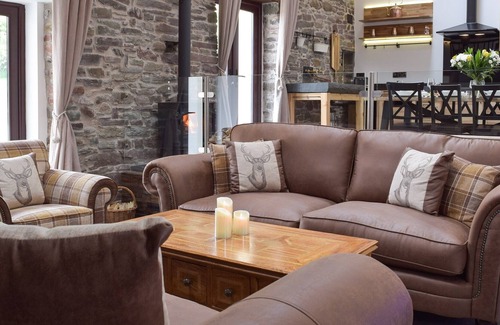 Ferryside Cabaña | 4 bedroom accommodation in Ferryside, near Carmarthen