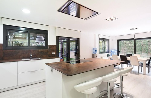 Cabrils Casa | Alojamiento de 4 habitaciones en Cabrils