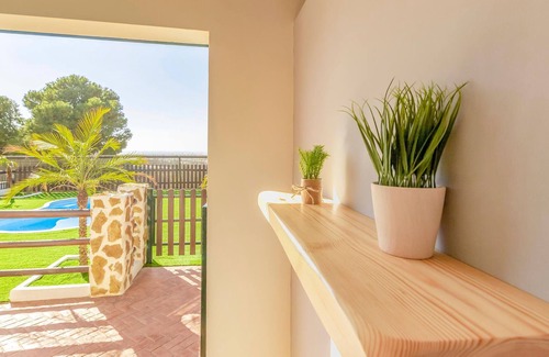 Motril Casa | Alojamiento de 4 habitaciones en Motril